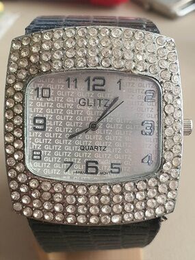 🦋10/$20🦋 Glitz Silver Rhinestone Leather Women's Watch